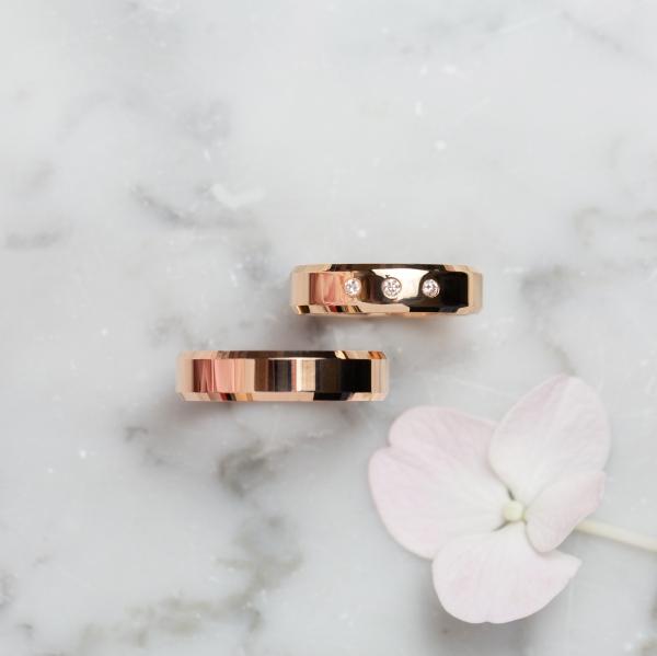 Обручальное кольцо с бриллиантом 202-030-554