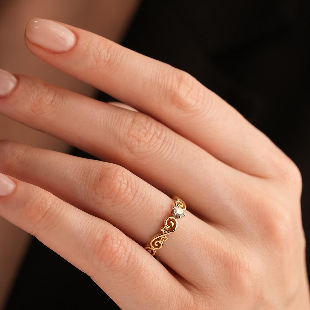 Кольцо из золота с бриллиантом 931256Б