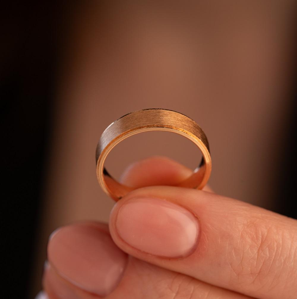 Обручальное кольцо из красного золота 200-000-737