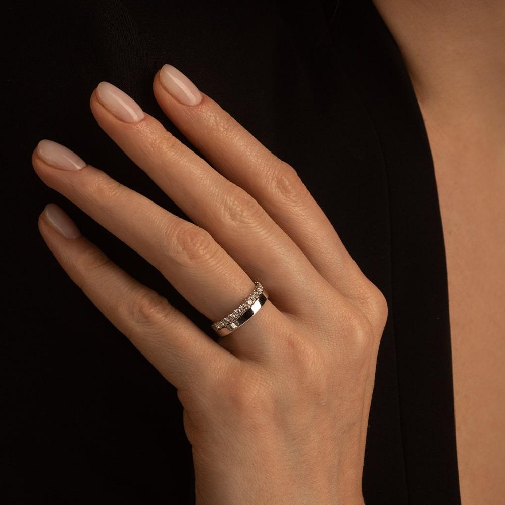 Кольцо из белого золота с бриллиантами 921754Б