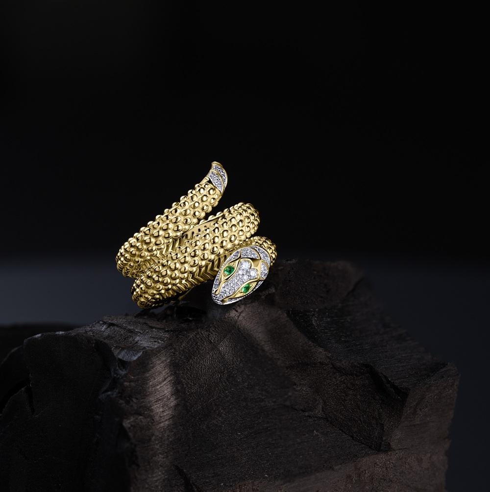 Кольцо из желтого золота с изумрудами и бриллиантами 931937И