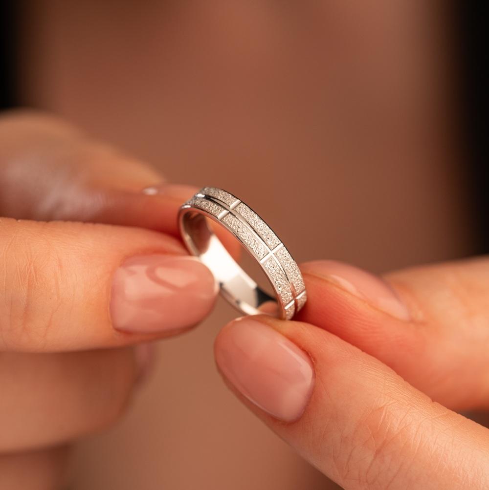 Обручальное кольцо из белого золота 210-000-932