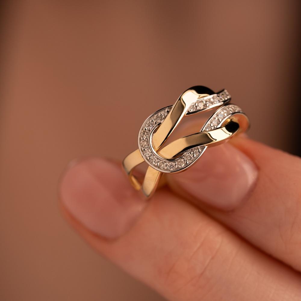 Дизайнерское кольцо из золота с бриллиантами 931968Б