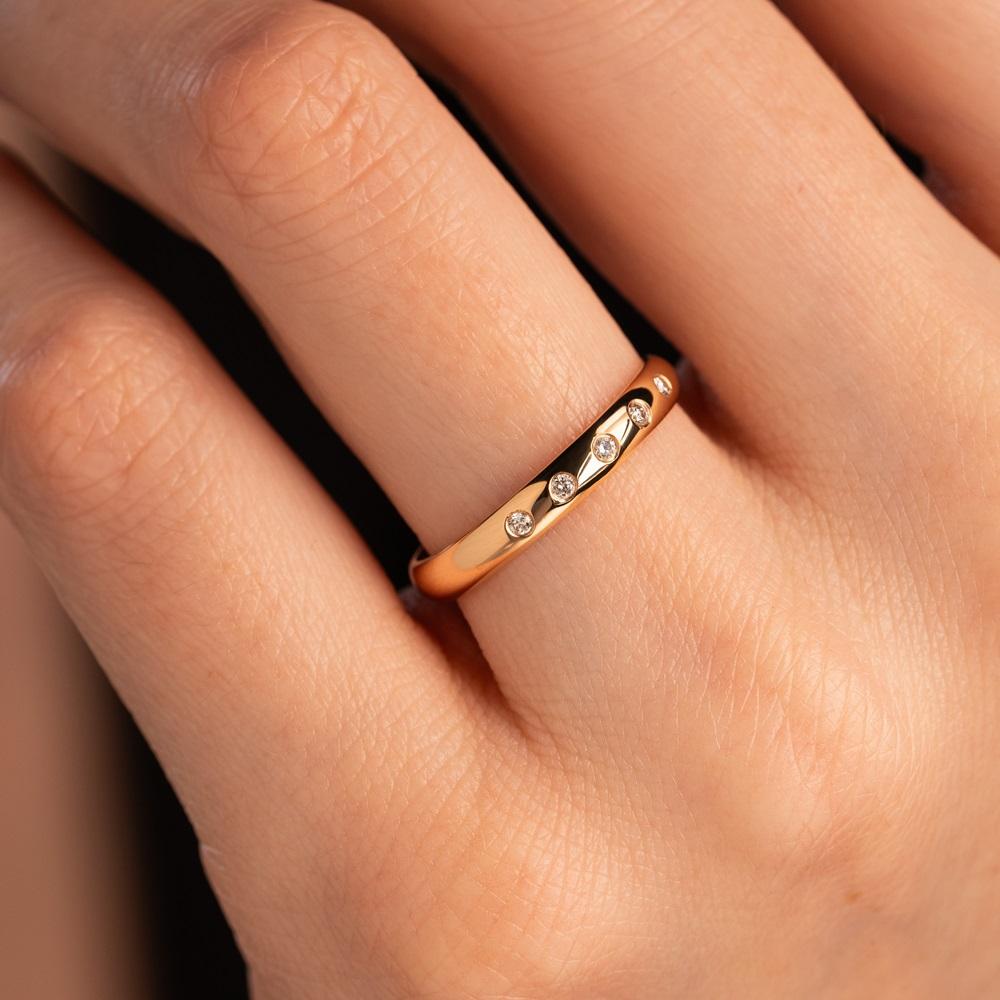 Обручальное кольцо с бриллиантами 102-050-530