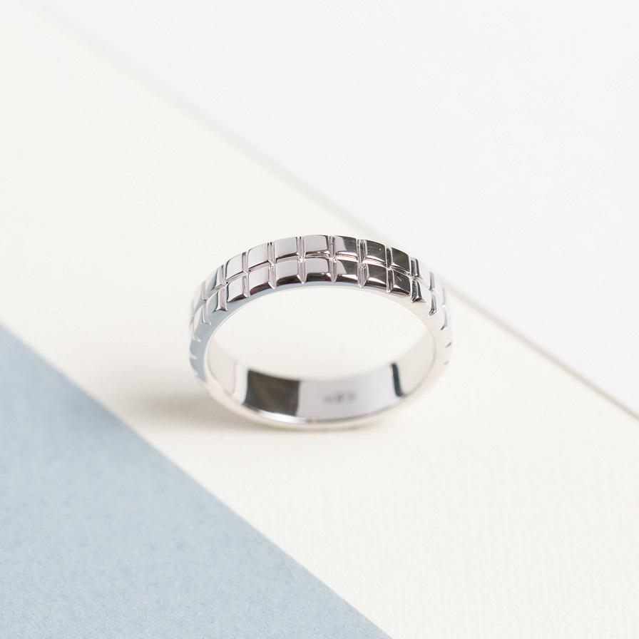 Кольцо из золота без вставок 921456