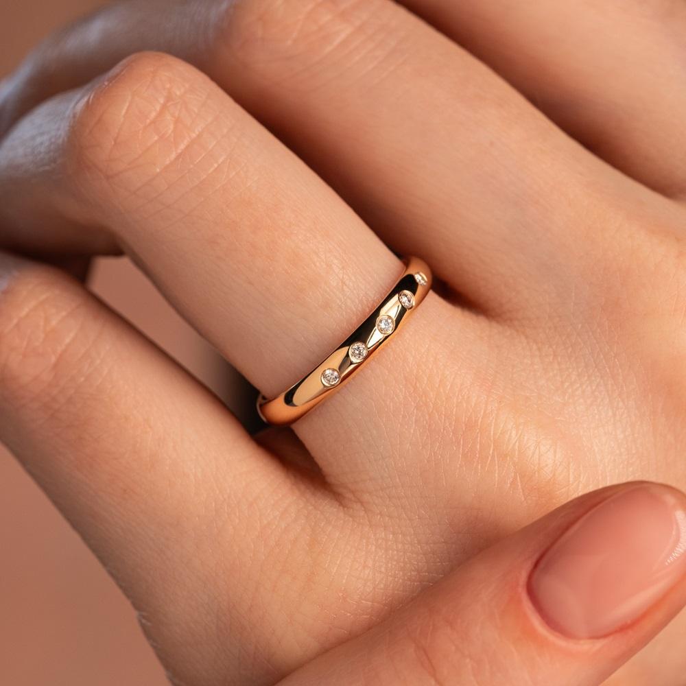 Обручальное кольцо с бриллиантами 102-050-530