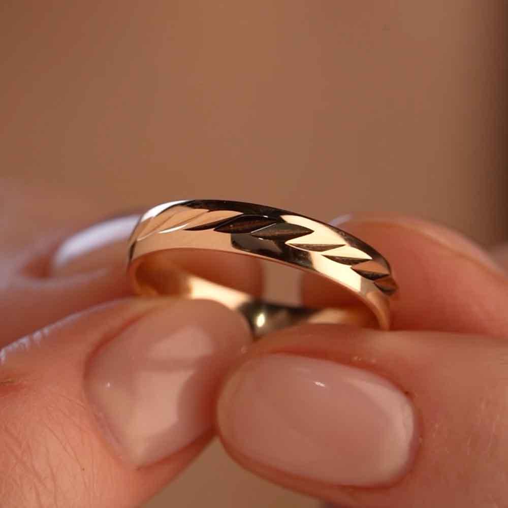 Обручальное кольцо из красного золота 200-000-611