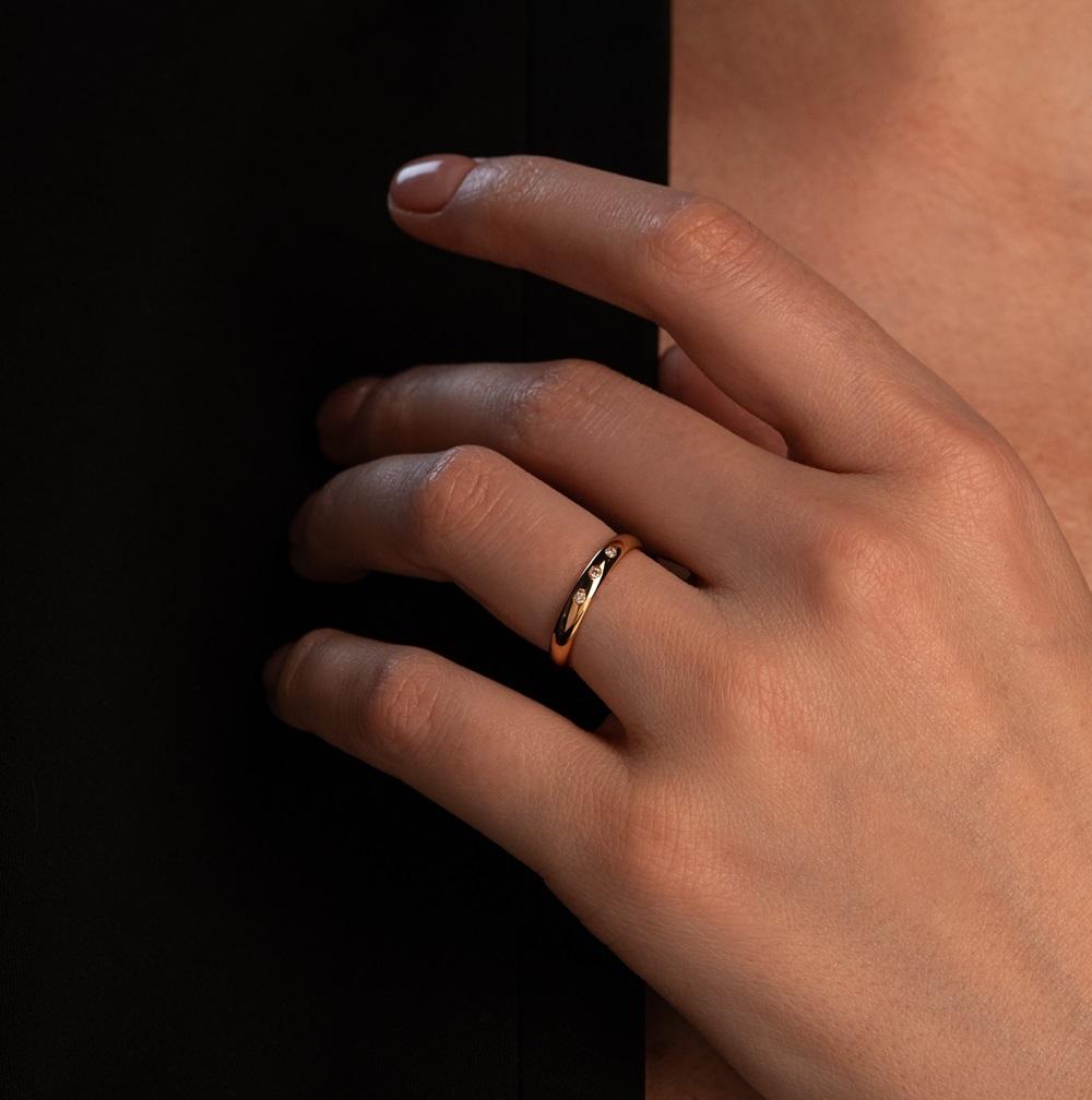 Обручальное кольцо с бриллиантами 102-030-530