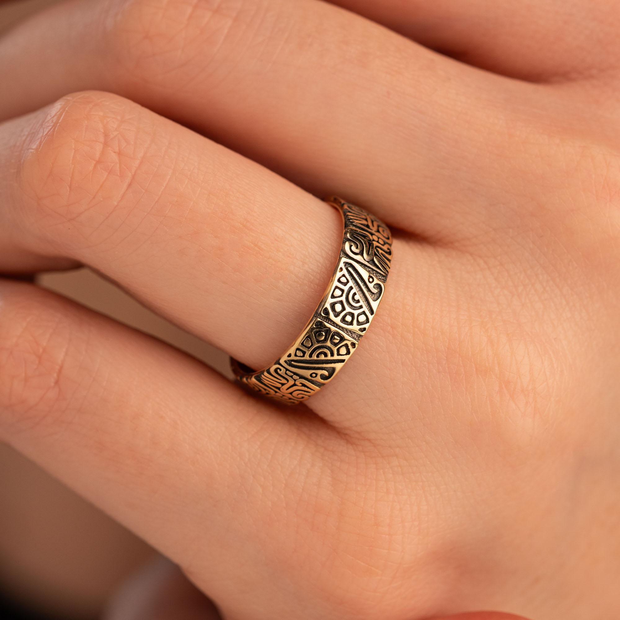 Обручальное кольцо из желтого золота 931959