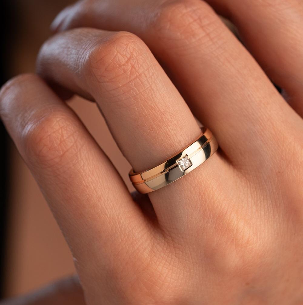 Обручальное кольцо с бриллиантами 432-010-307