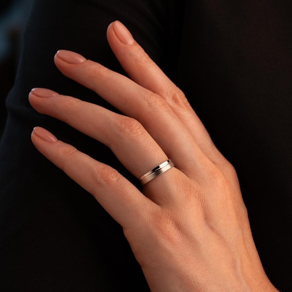 Обручальное кольцо из белого золота 210-000-395