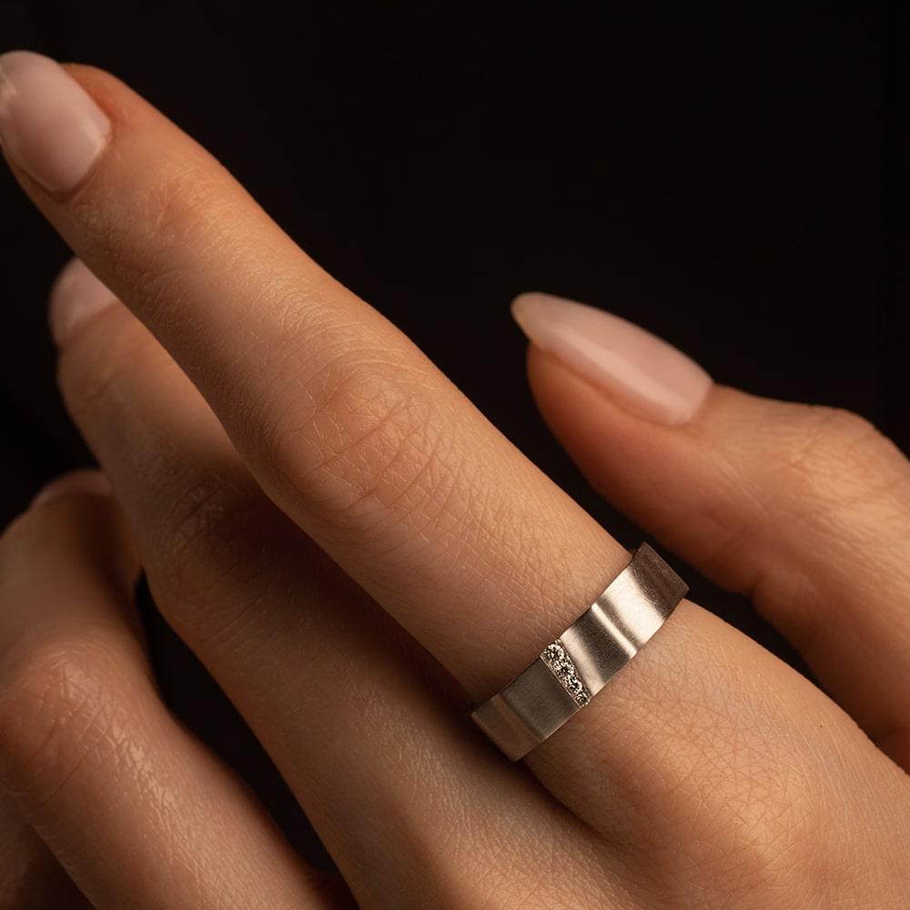 Обручальное кольцо из белого золота 585 пробы с бриллиантами 921769-2Б