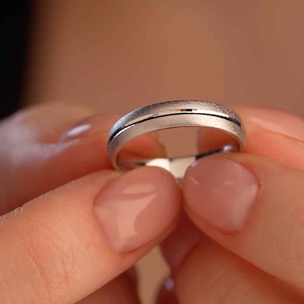 Обручальное кольцо из белого золота 210-000-720