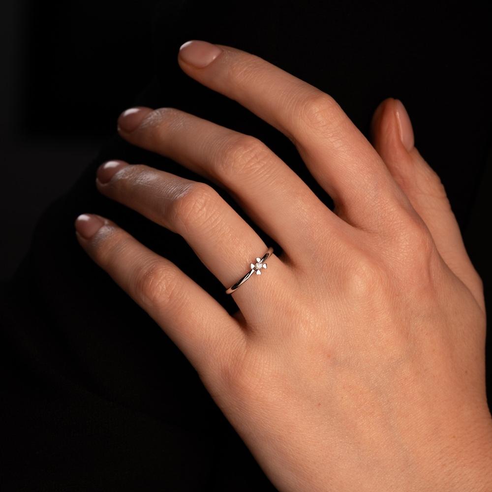 Кольцо с бриллиантом 9211004Б